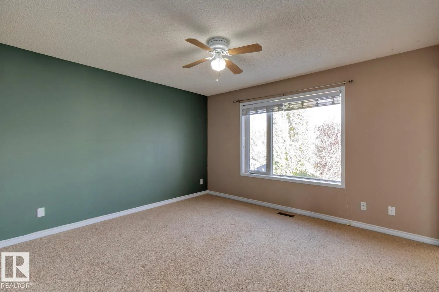 9923 88 ST NW