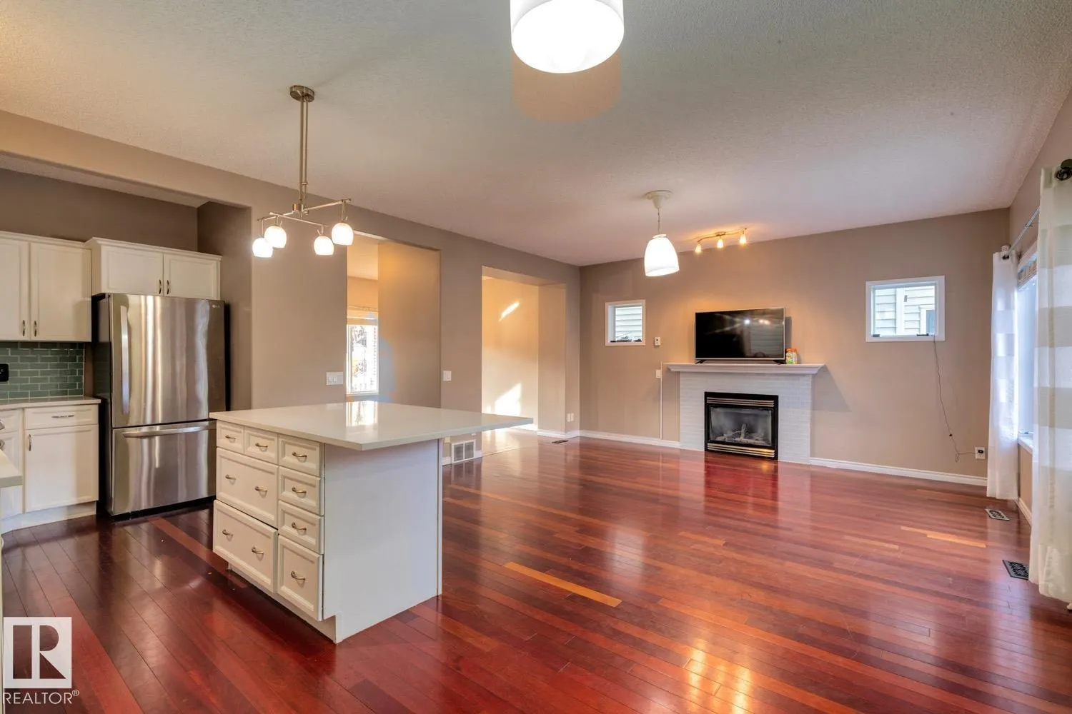 9923 88 ST NW