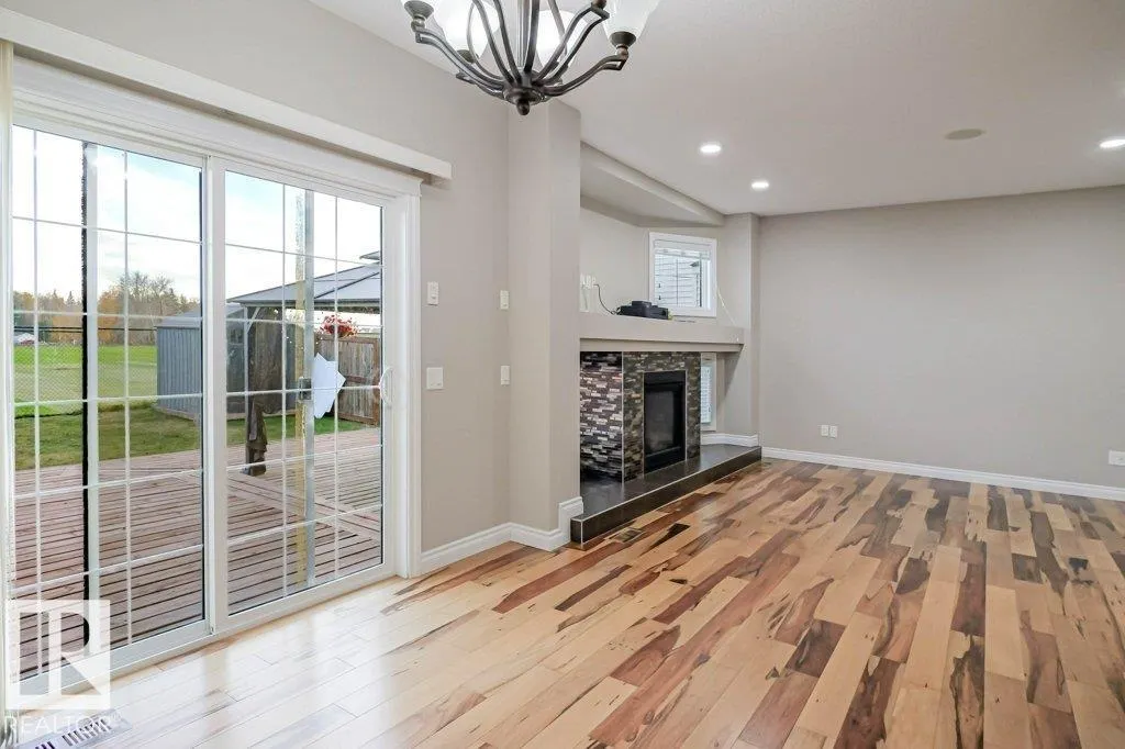 7913 ERASMUS CR NW