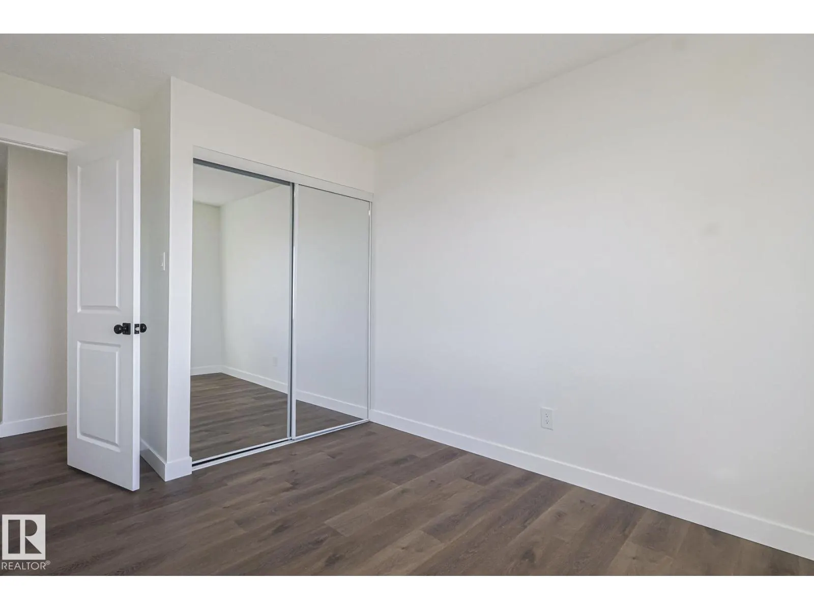 231 ROSELAND VG NW