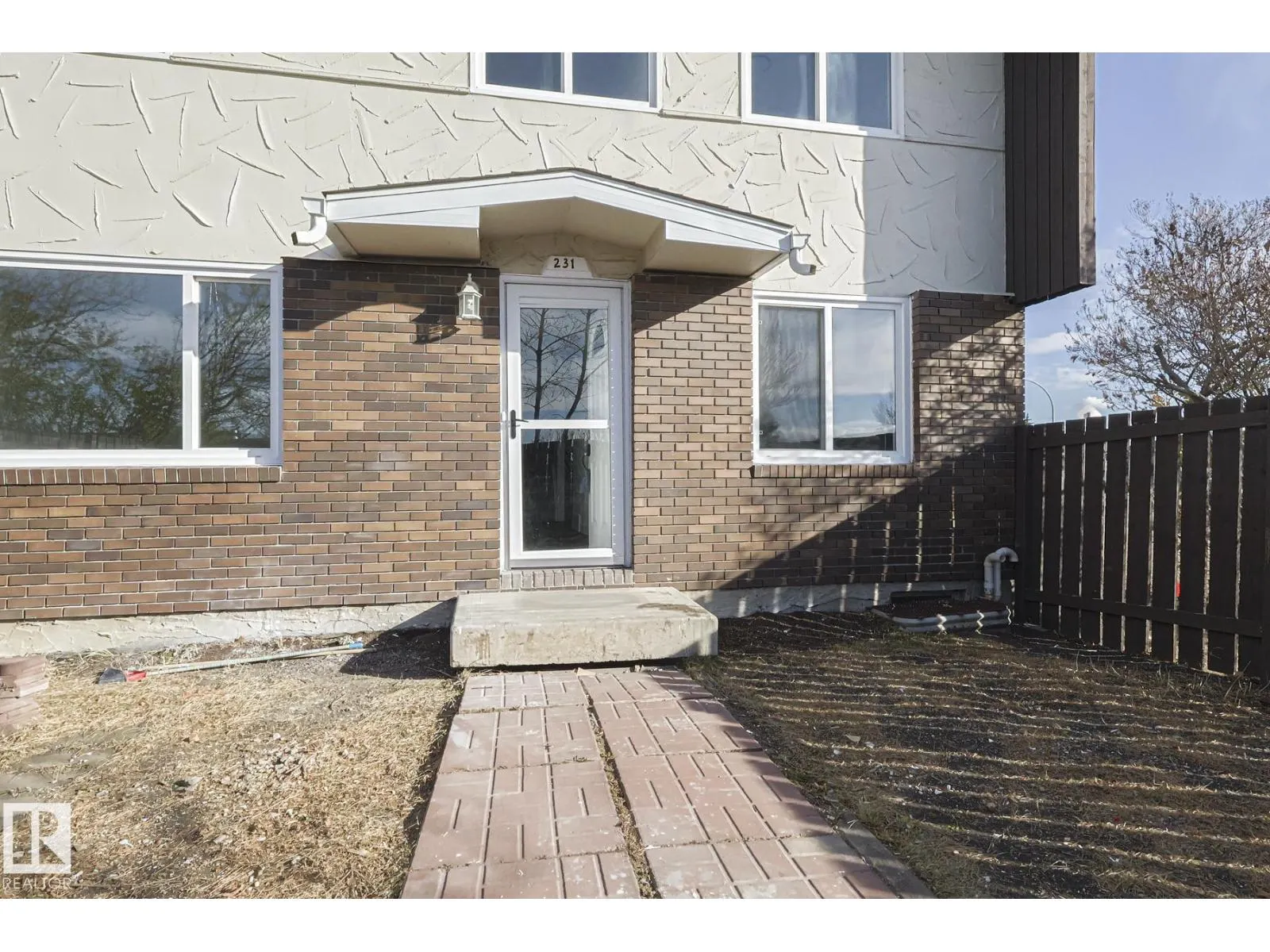 231 ROSELAND VG NW