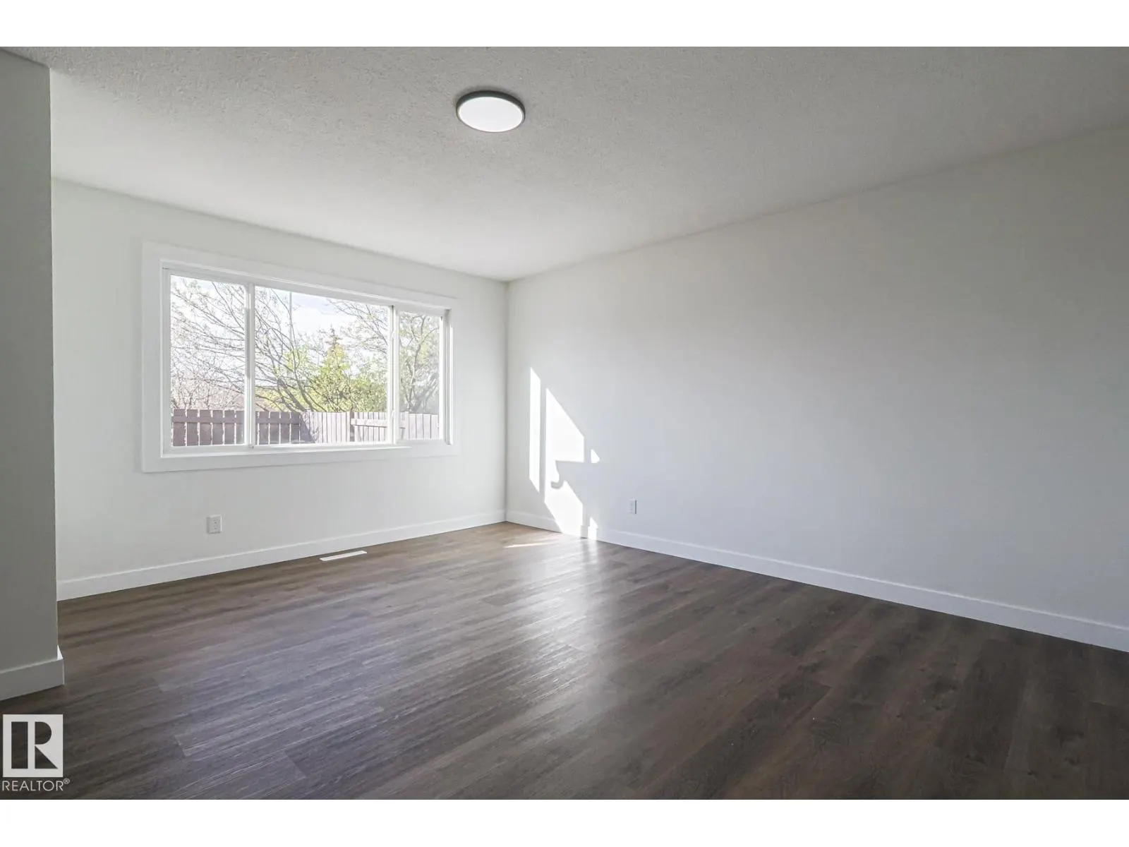 231 ROSELAND VG NW