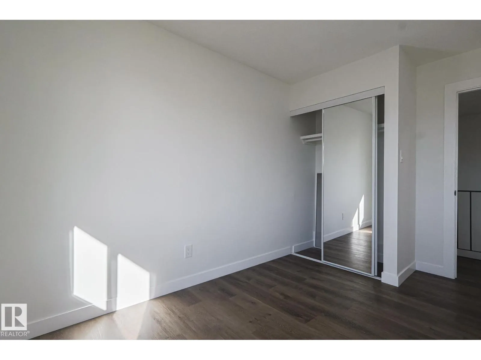 231 ROSELAND VG NW
