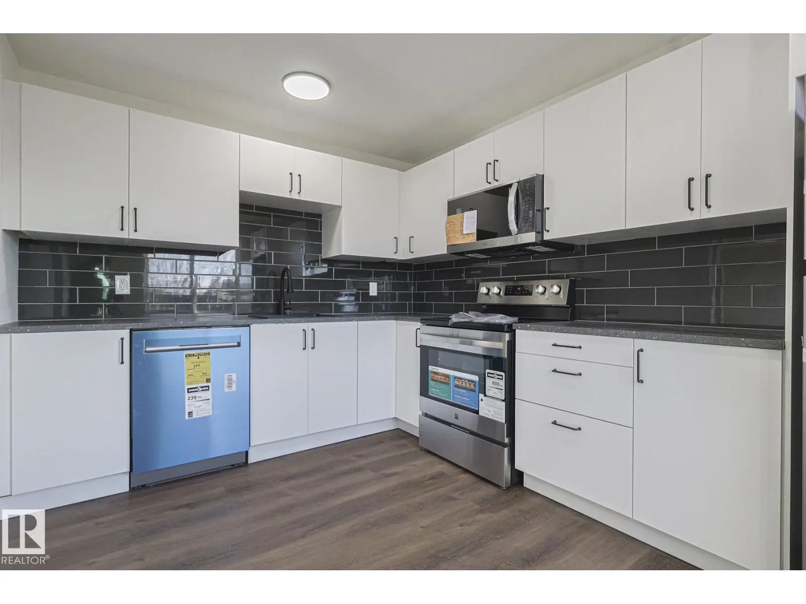 231 ROSELAND VG NW