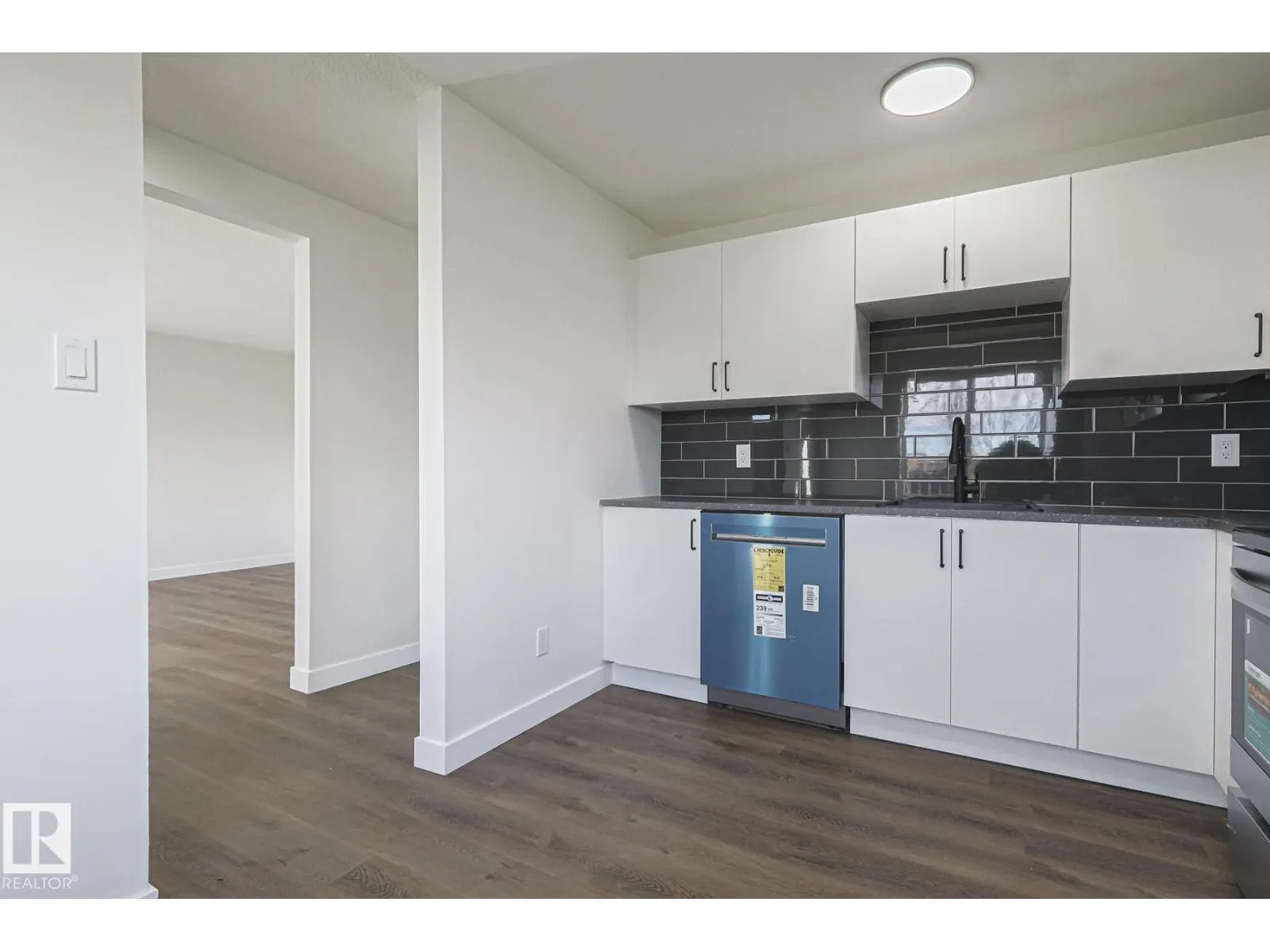 231 ROSELAND VG NW