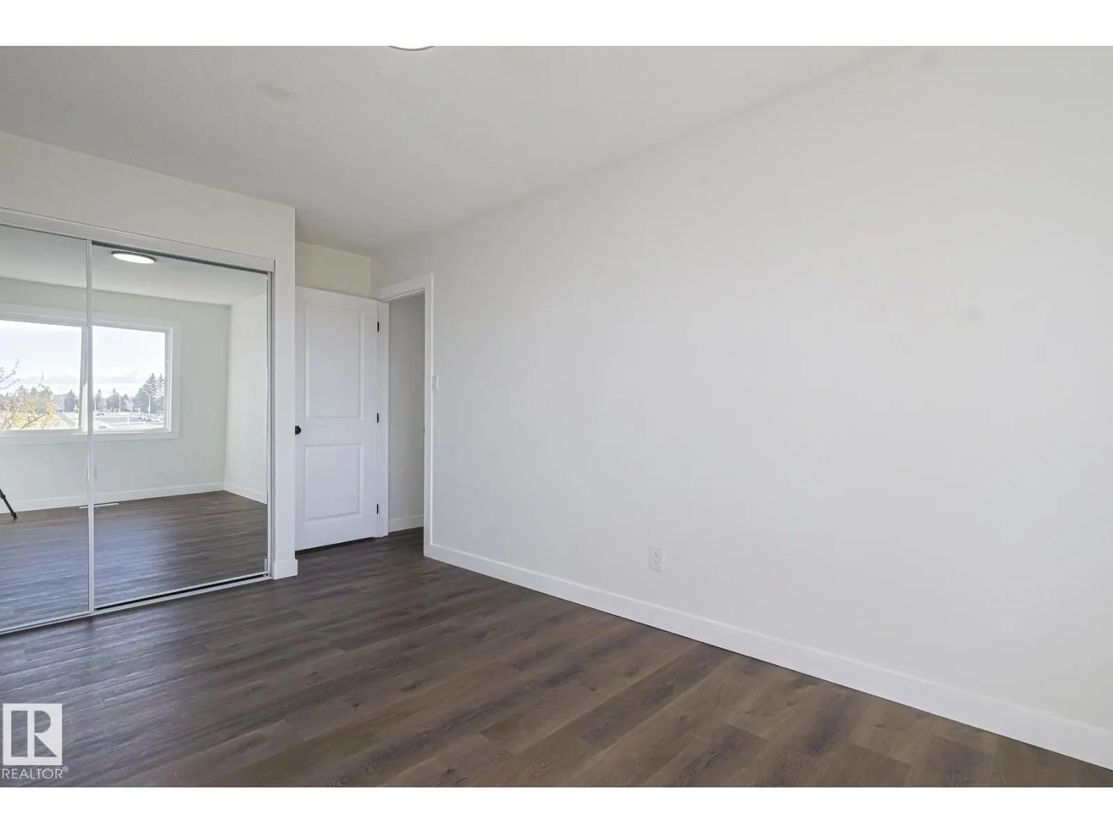 231 ROSELAND VG NW