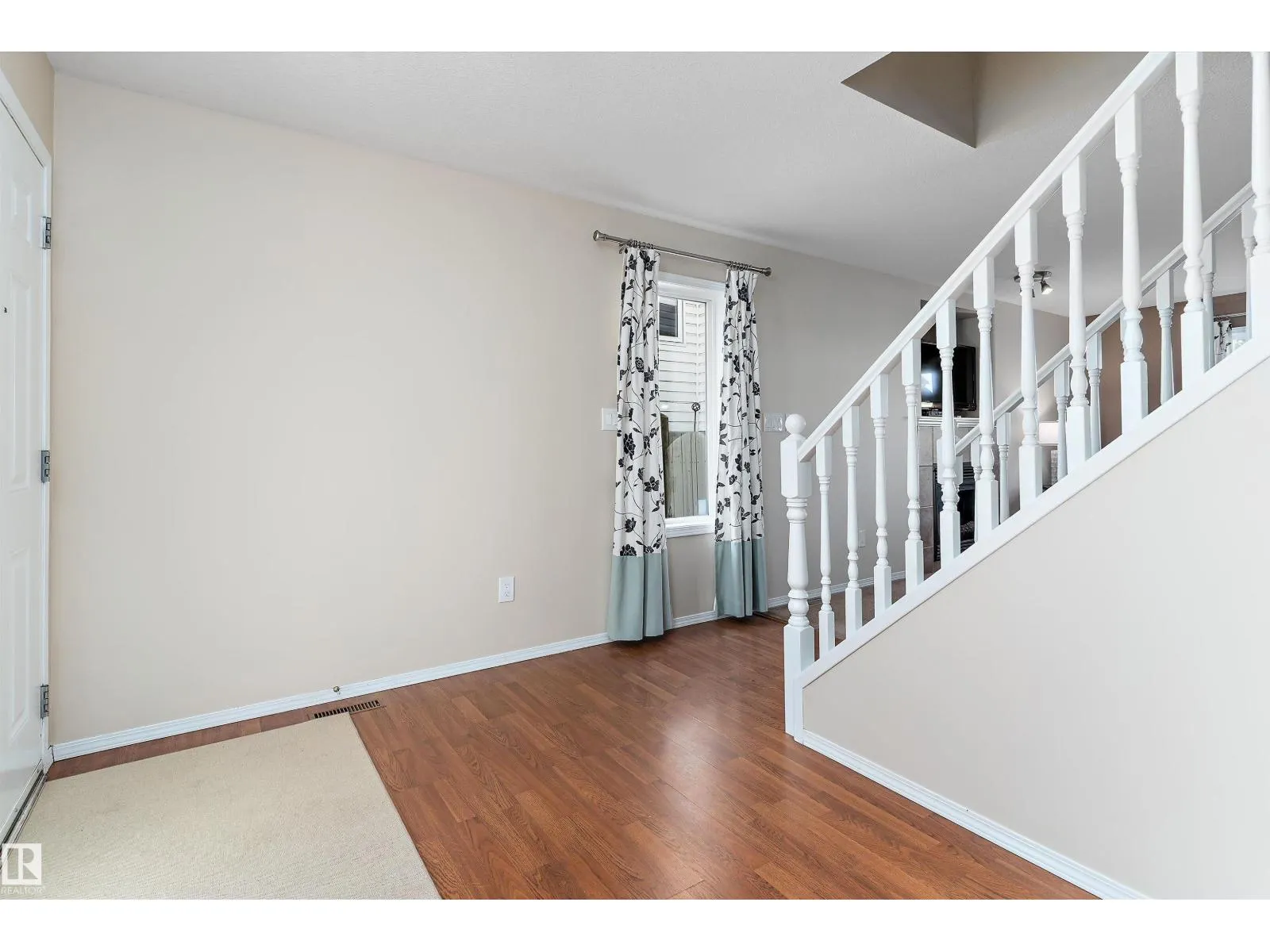 1510 37A AV NW