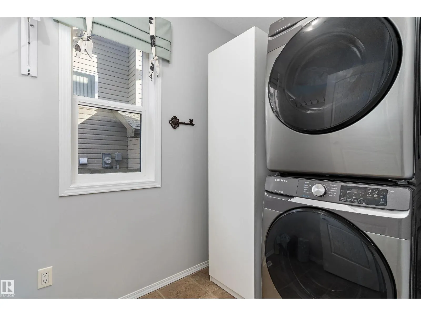 1510 37A AV NW