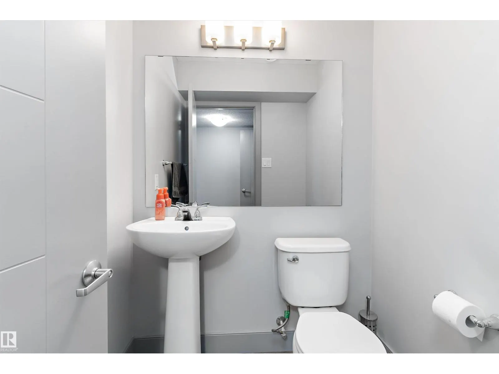1510 37A AV NW