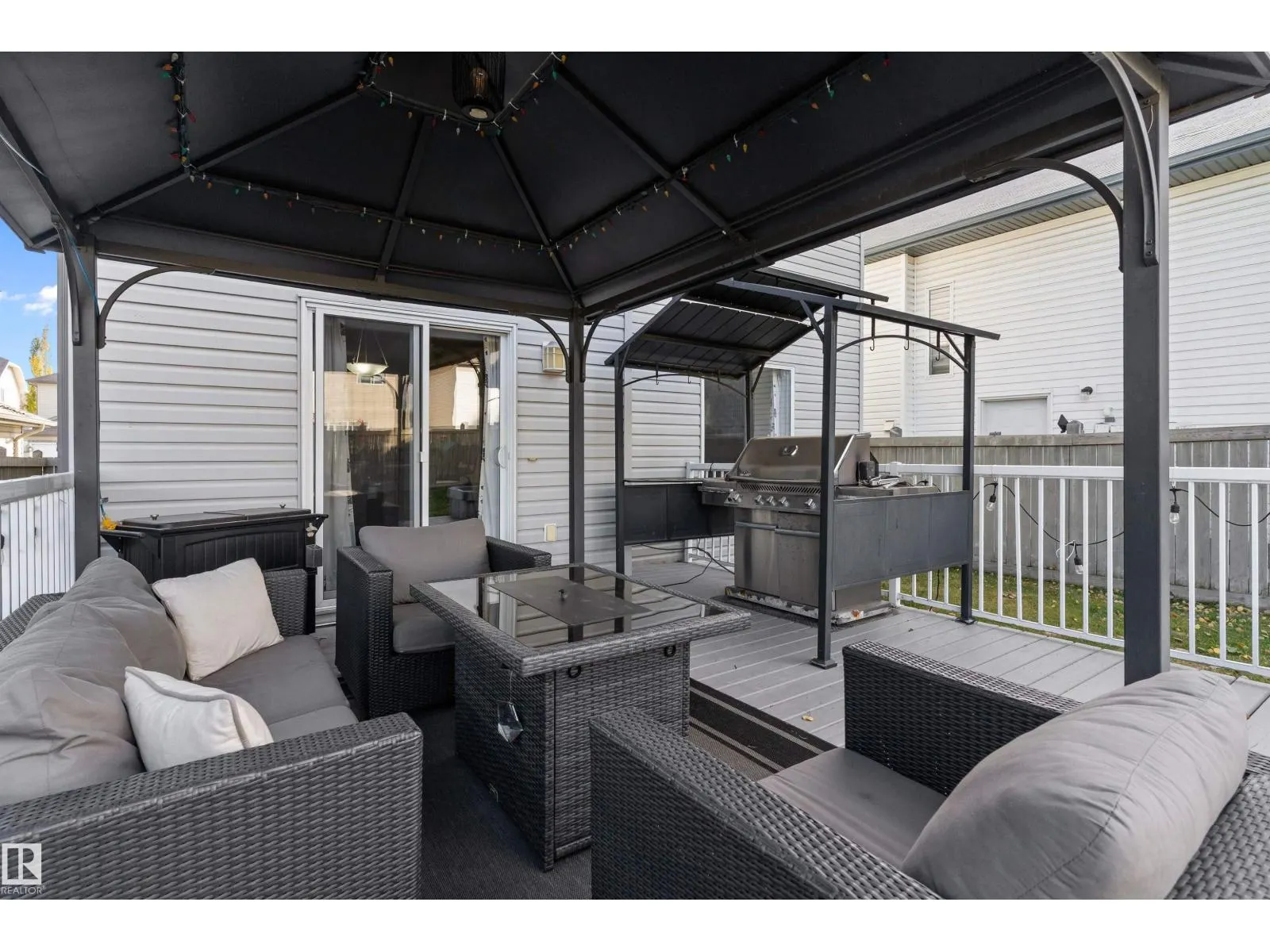 1510 37A AV NW