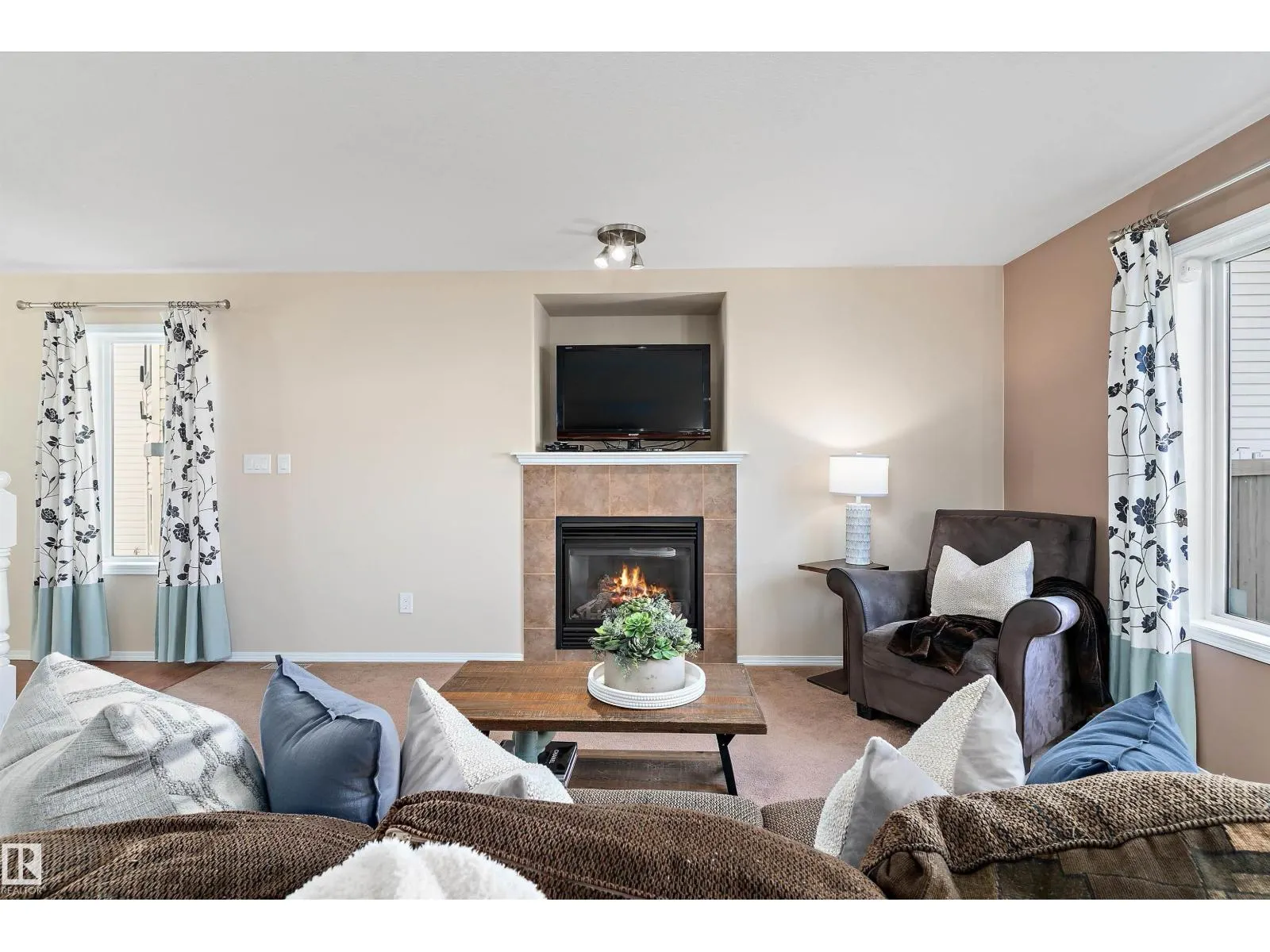 1510 37A AV NW