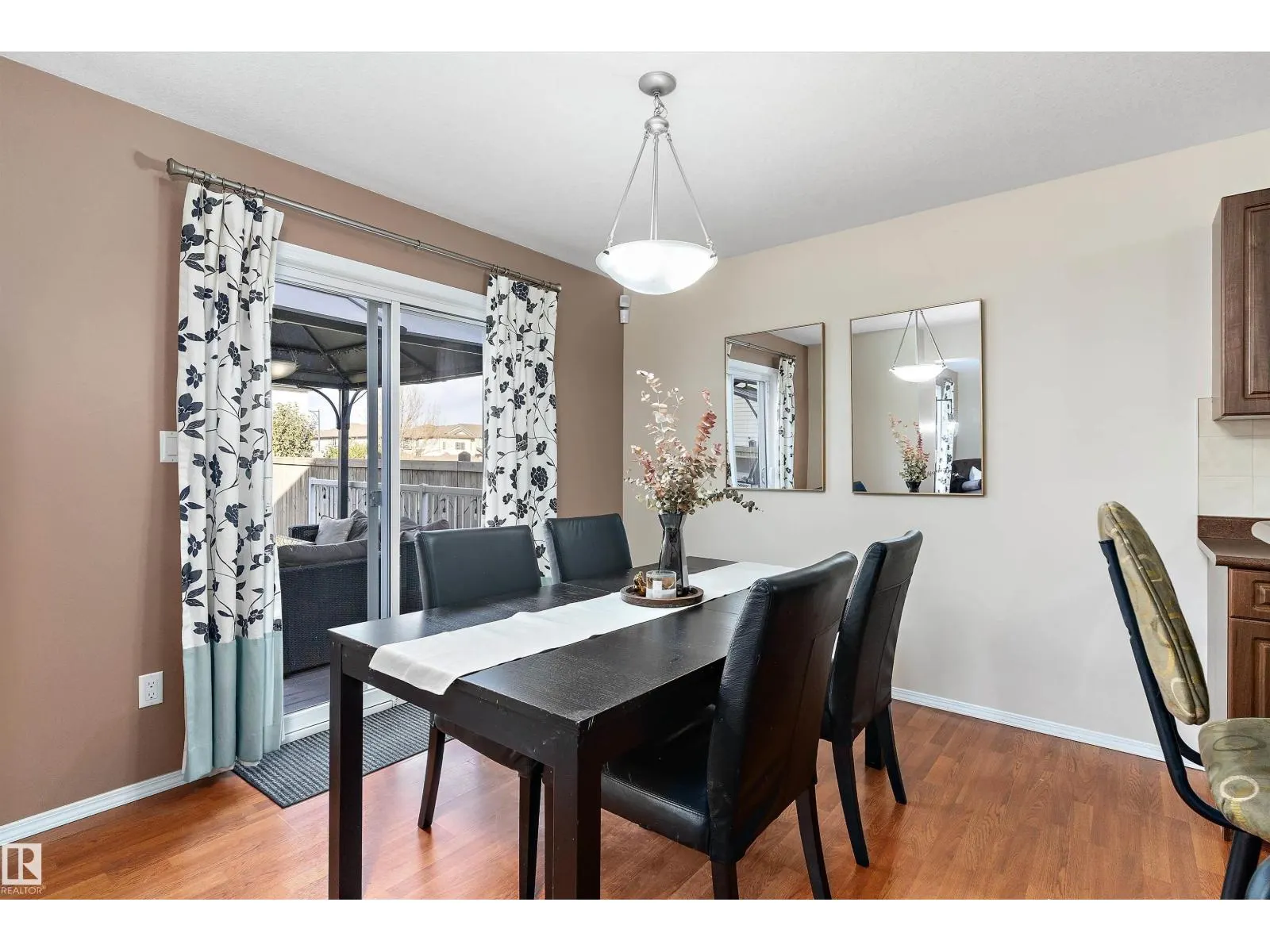 1510 37A AV NW