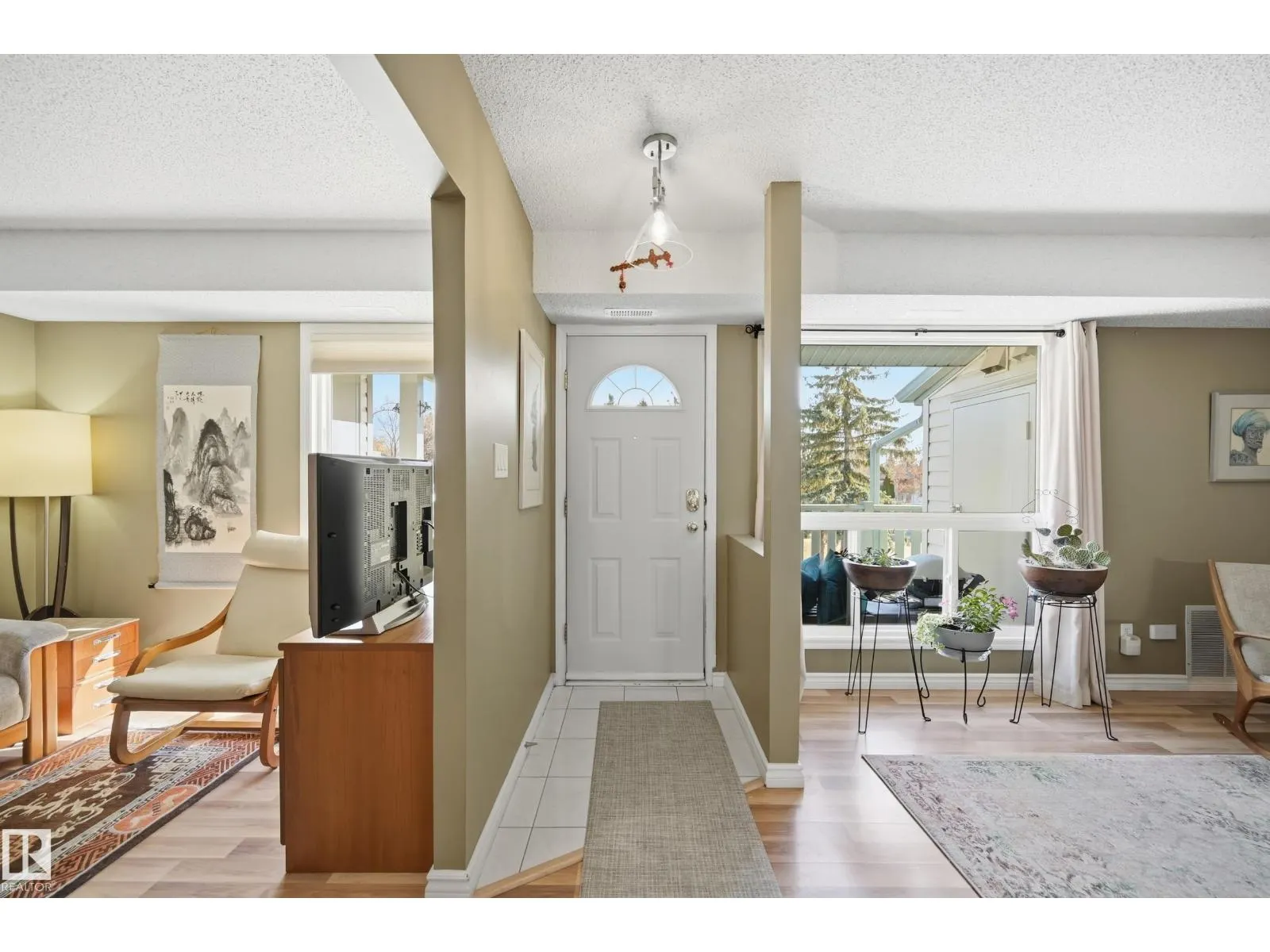 #58 2703 79 ST NW