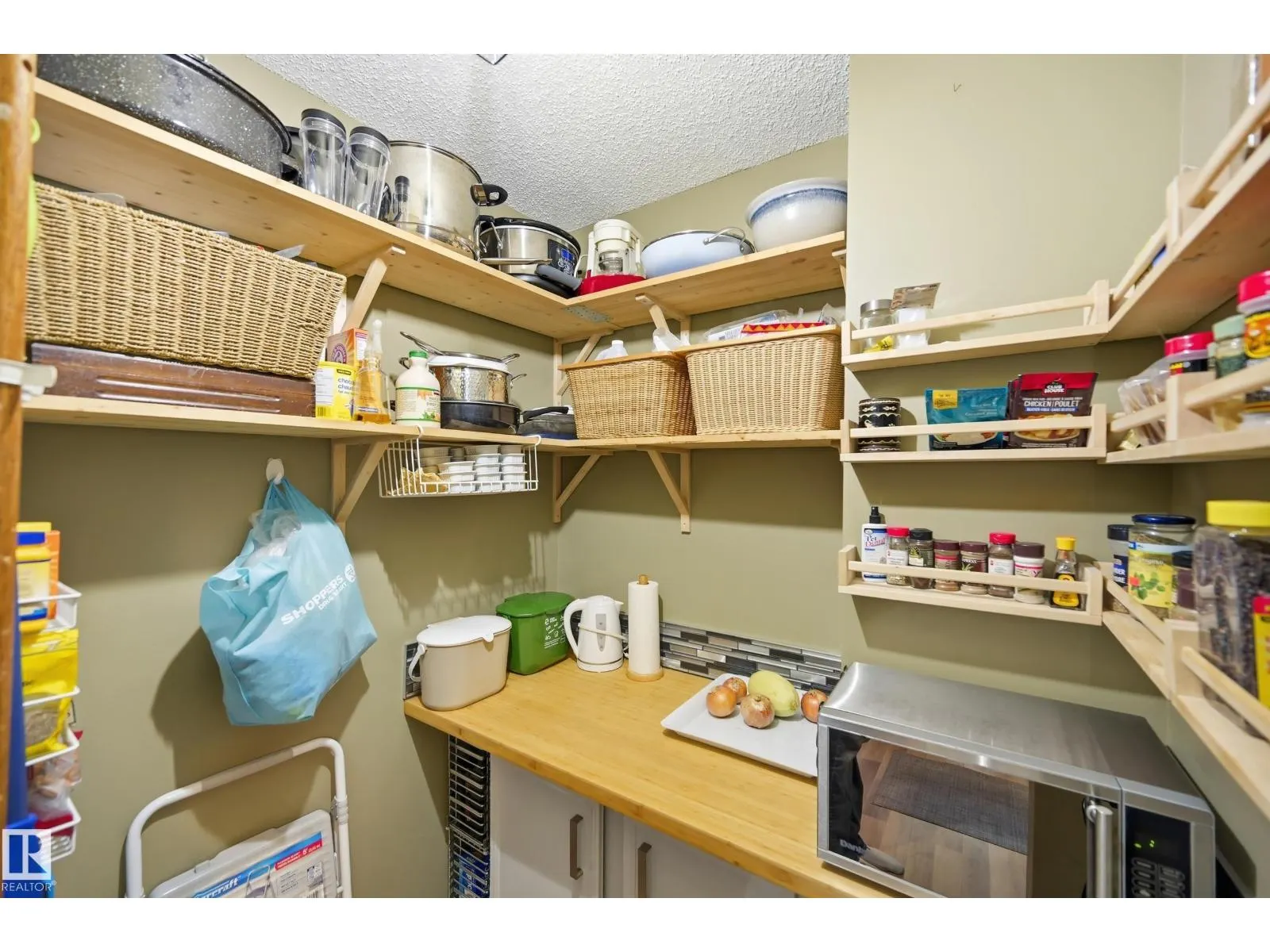 #58 2703 79 ST NW