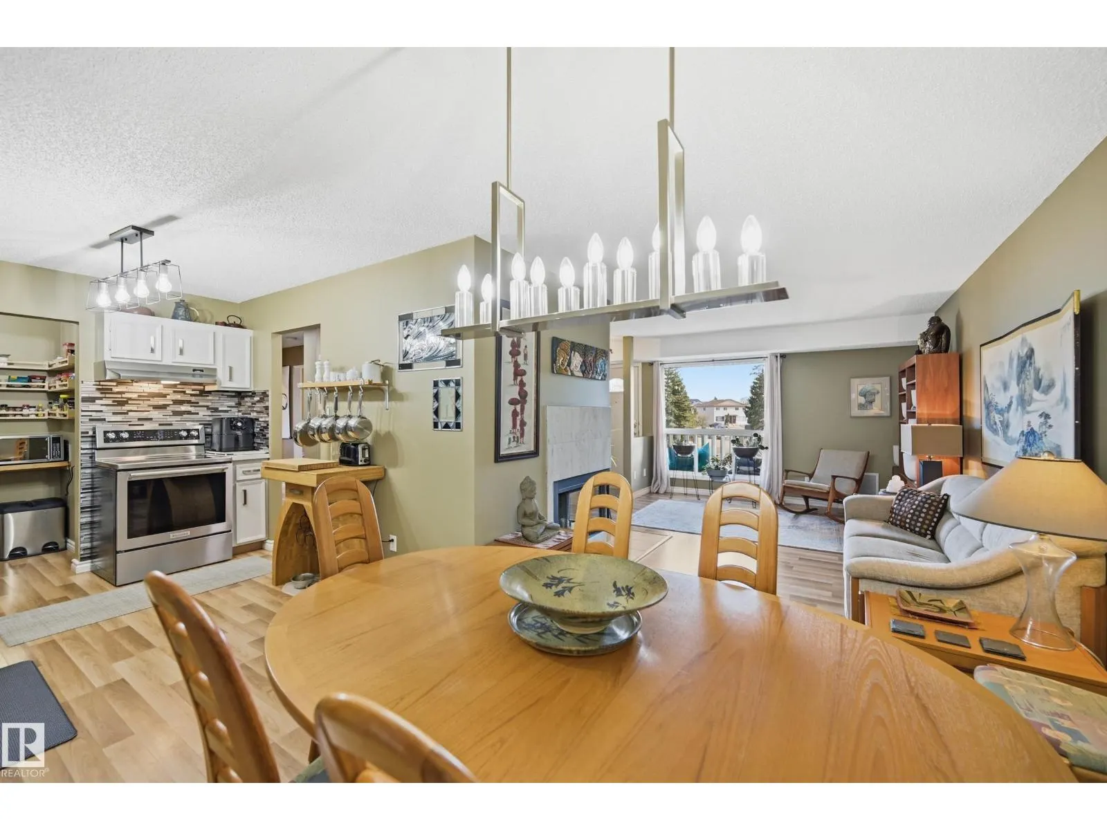 #58 2703 79 ST NW