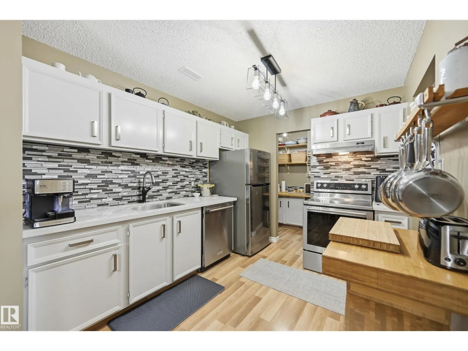 #58 2703 79 ST NW