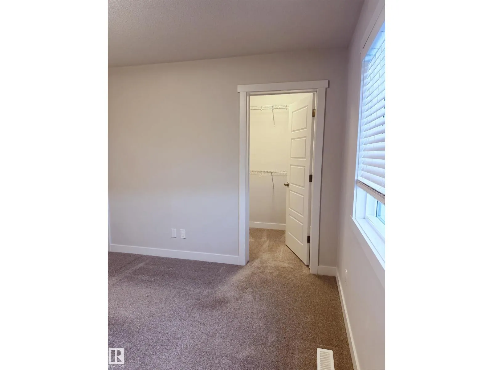 5316 Godson PT NW