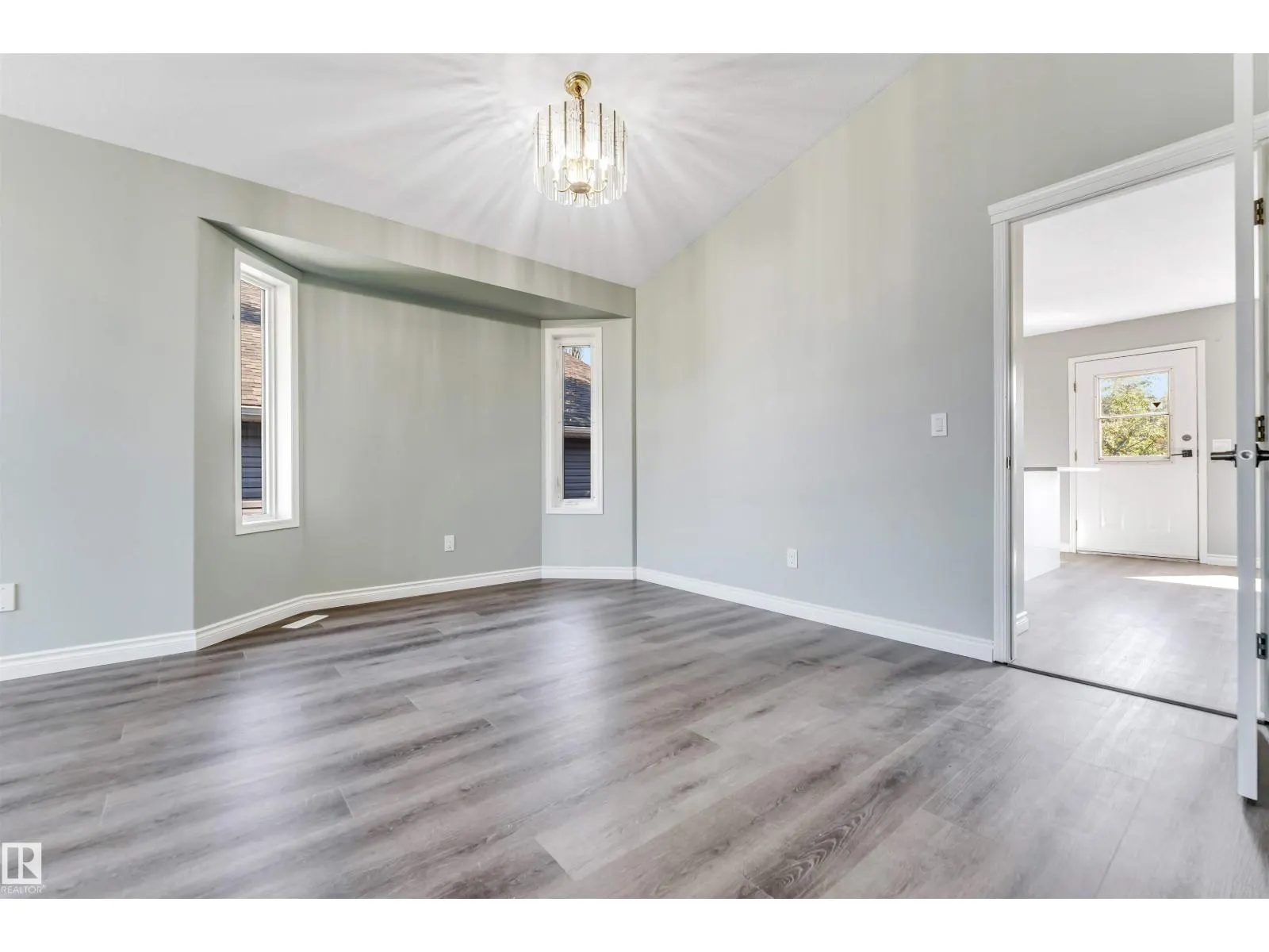 325 Jilling Cres. NW