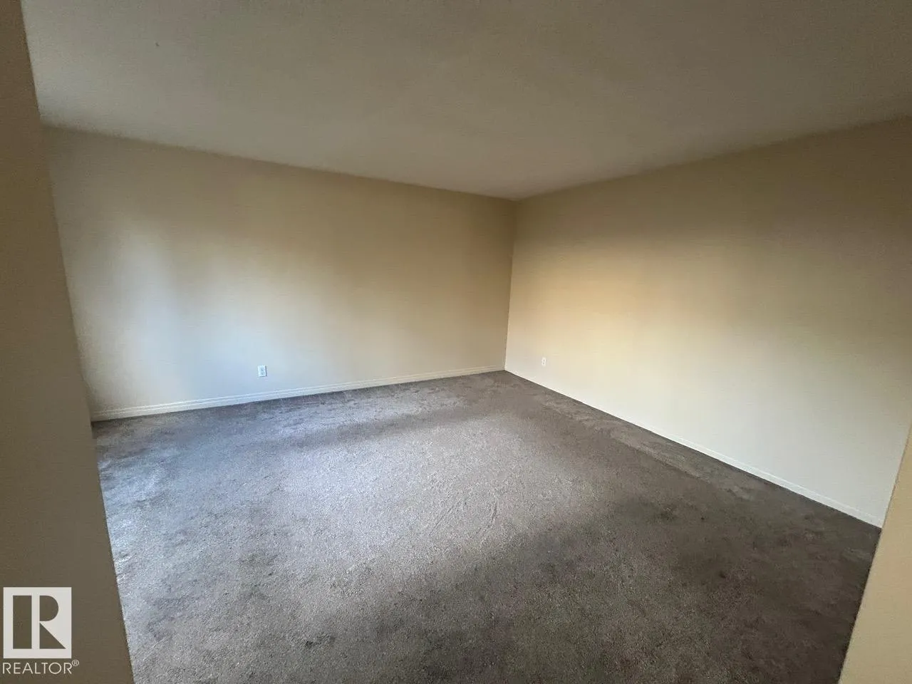 130 ROSELAND VG NW