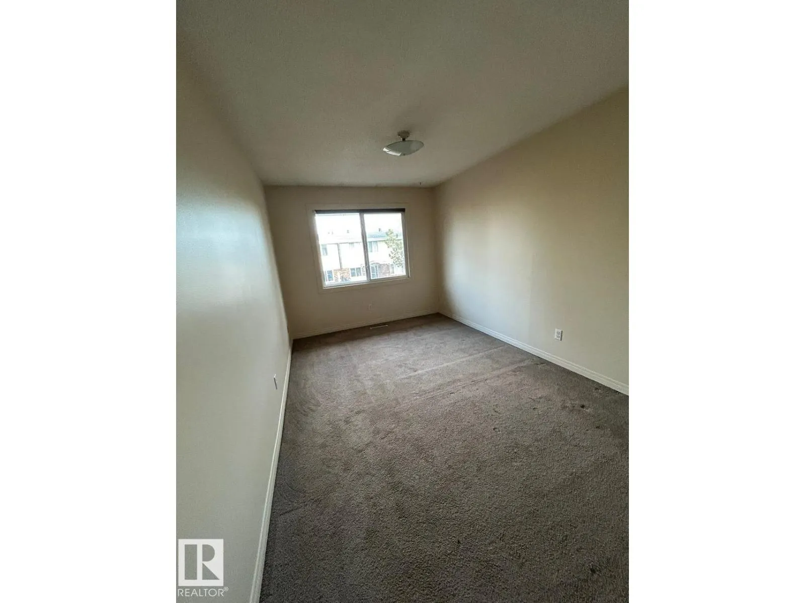 130 ROSELAND VG NW