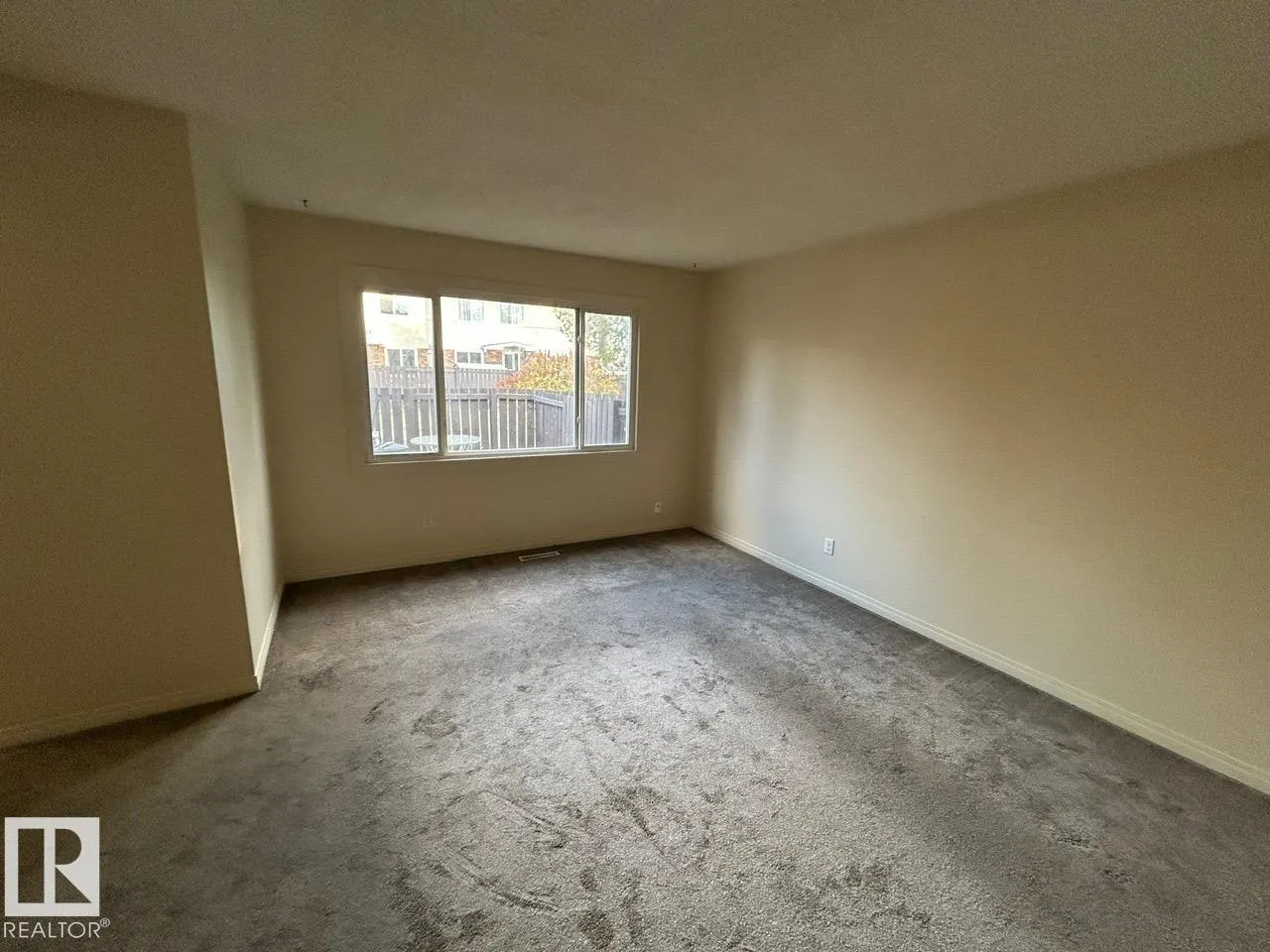 130 ROSELAND VG NW