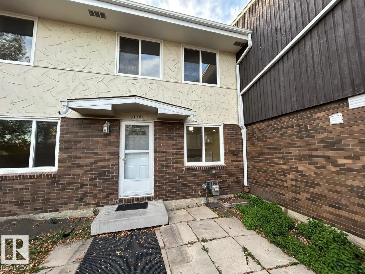 130 ROSELAND VG NW