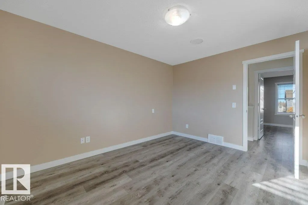 2015 32 ST NW