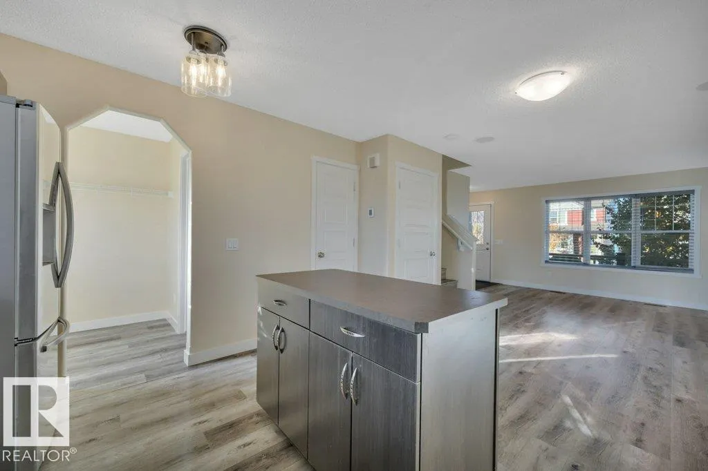 2015 32 ST NW