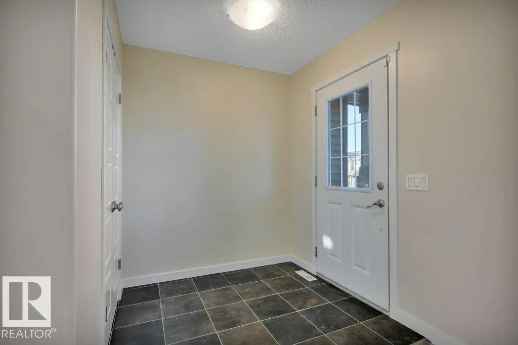2015 32 ST NW
