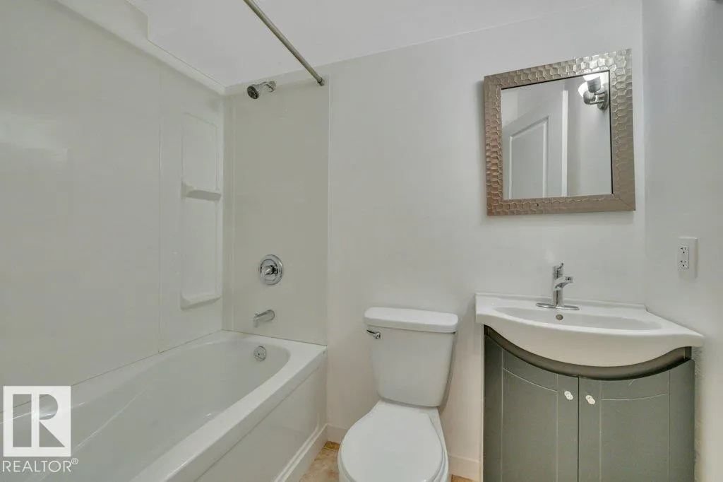 2015 32 ST NW
