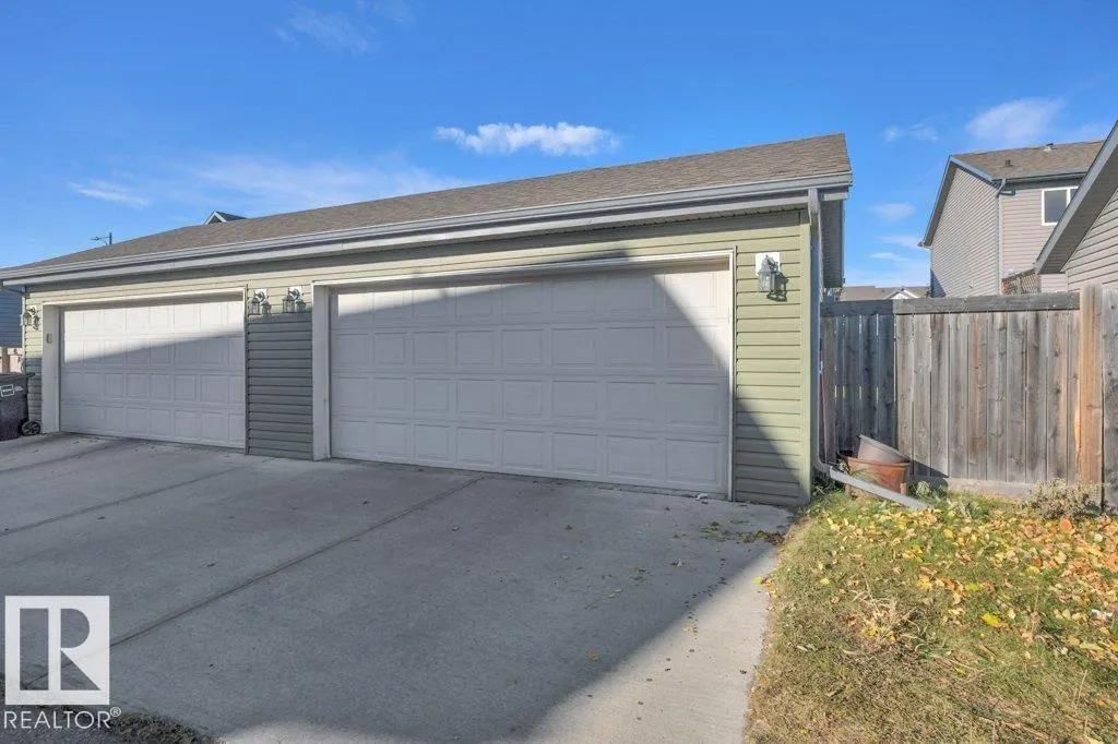 2015 32 ST NW