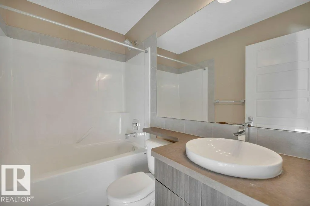 2015 32 ST NW