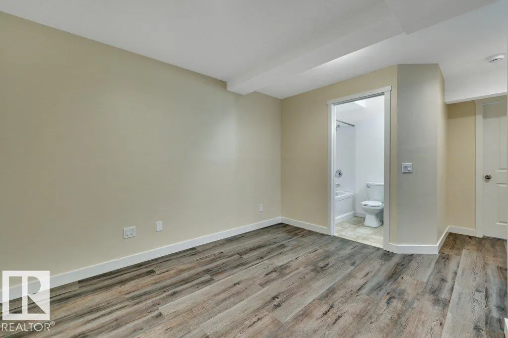 2015 32 ST NW