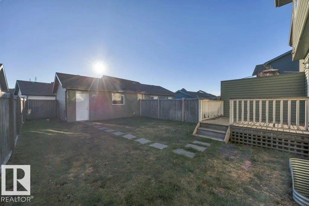 2015 32 ST NW