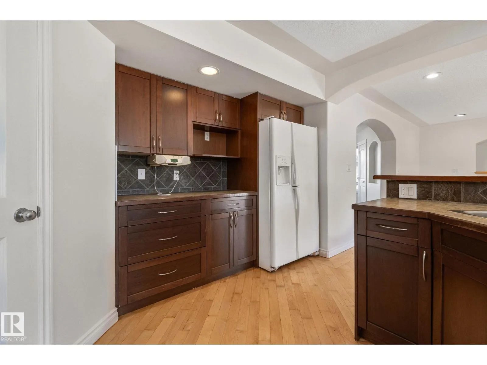 15211 44 ST NW