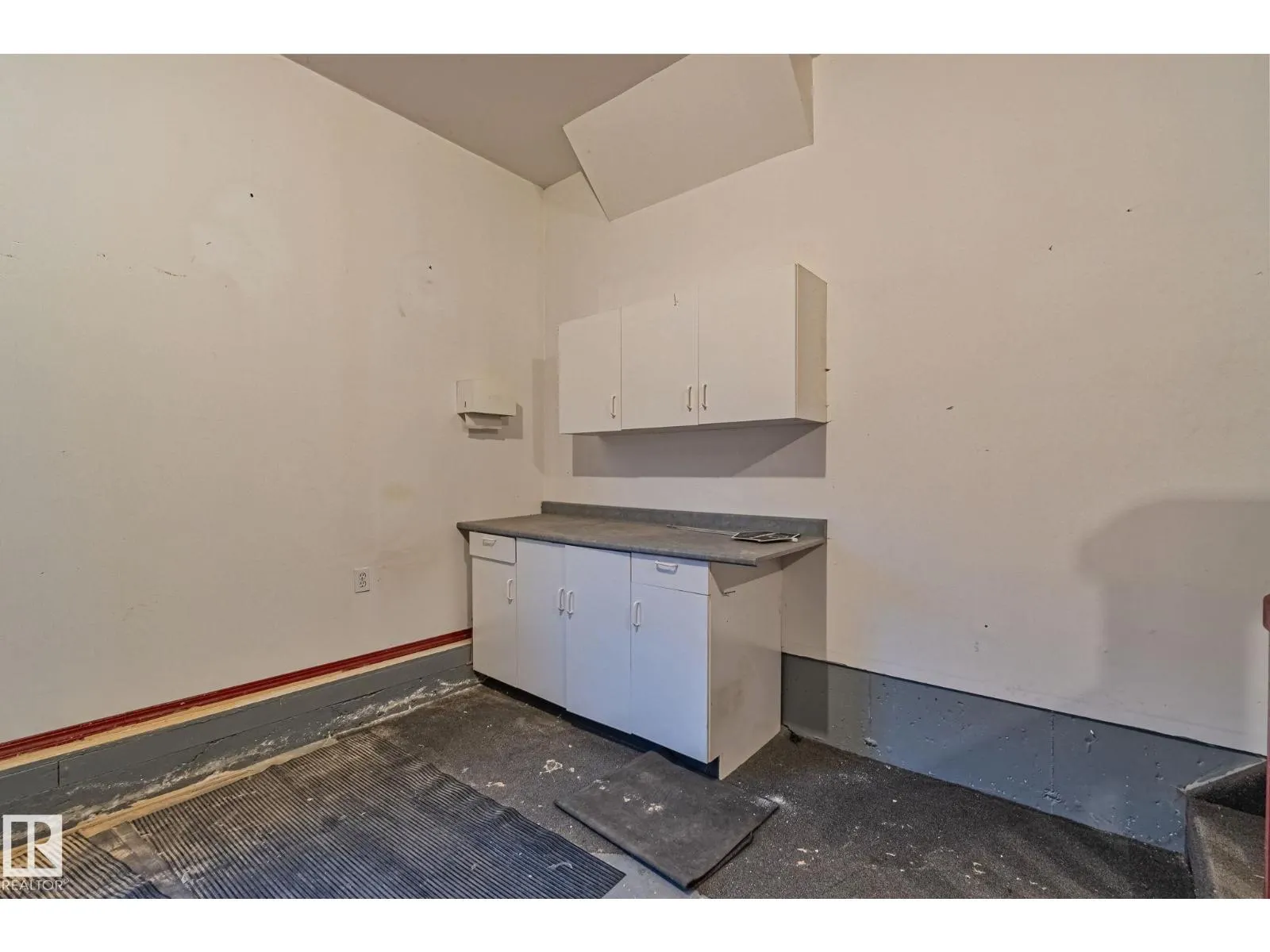 15211 44 ST NW