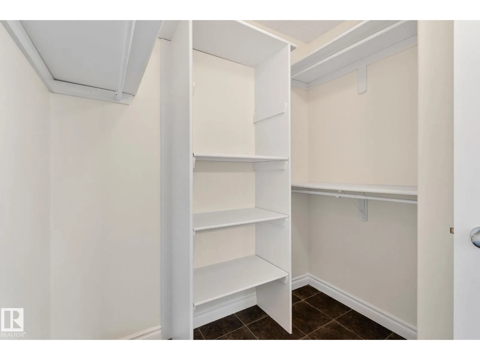 15211 44 ST NW