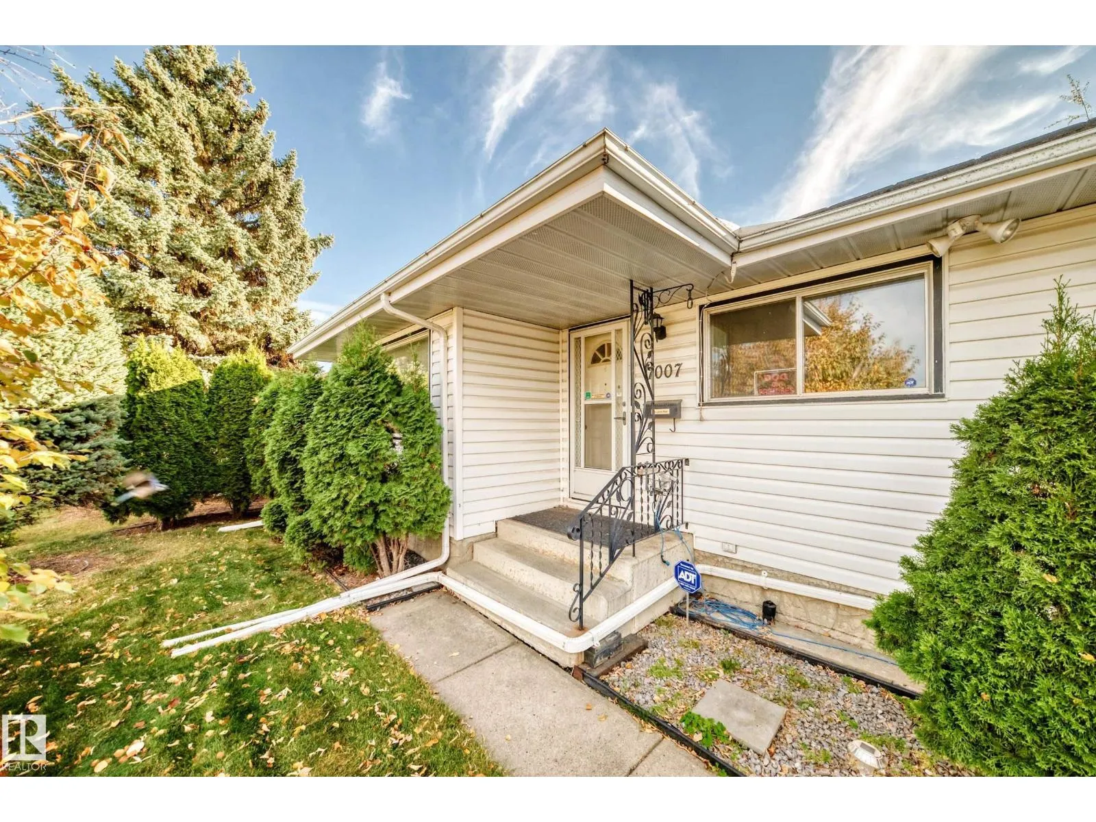 7007 140 AV NW