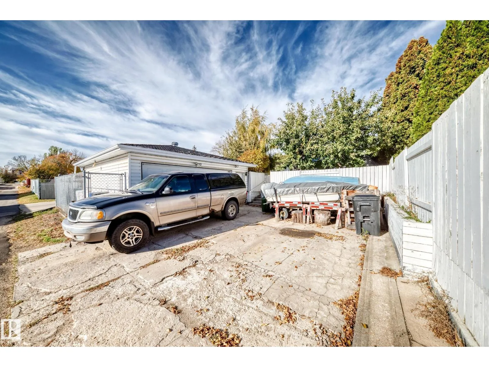 7007 140 AV NW