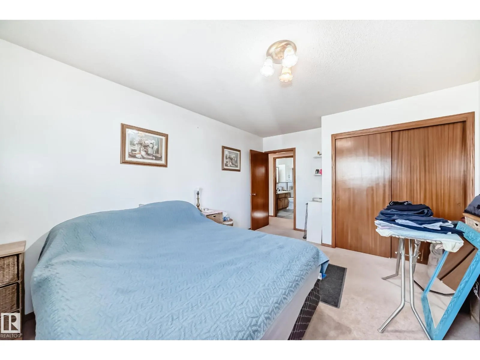 7007 140 AV NW