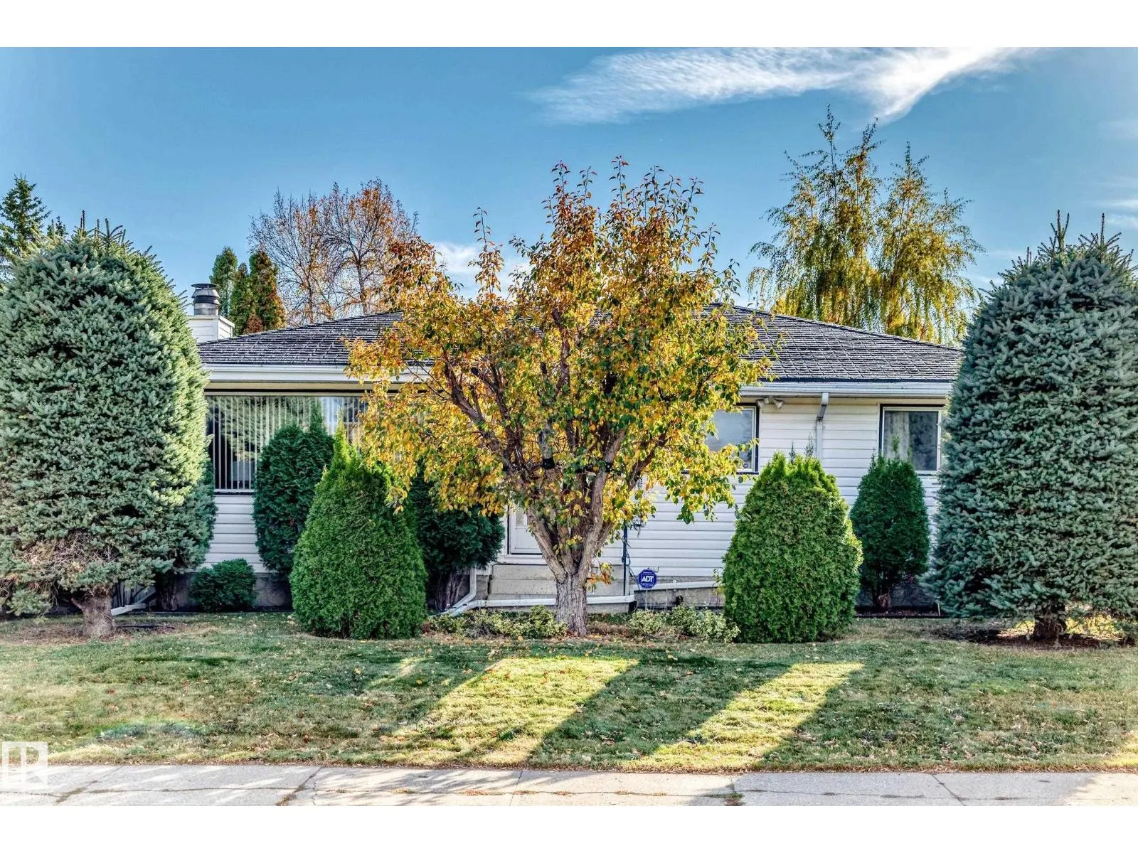 7007 140 AV NW