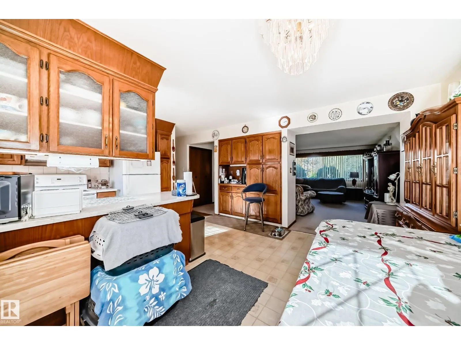 7007 140 AV NW