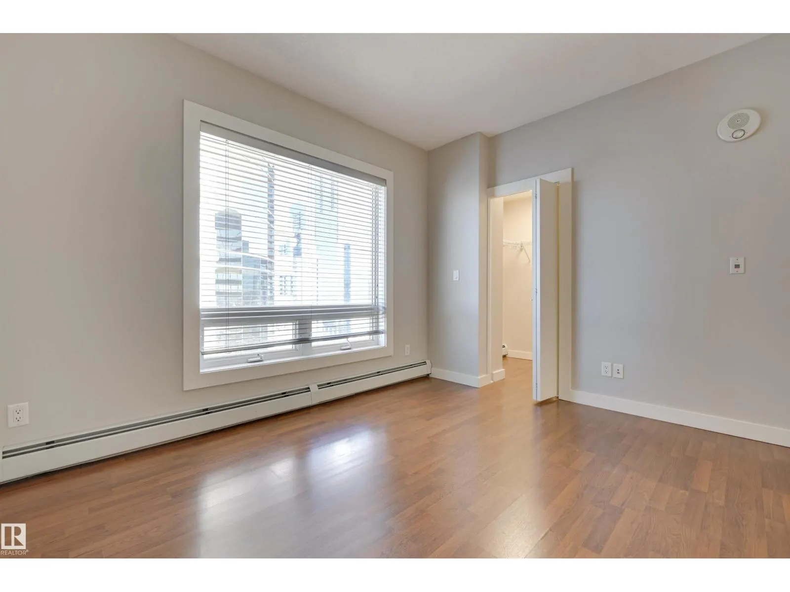 #2202 10136 104 ST NW