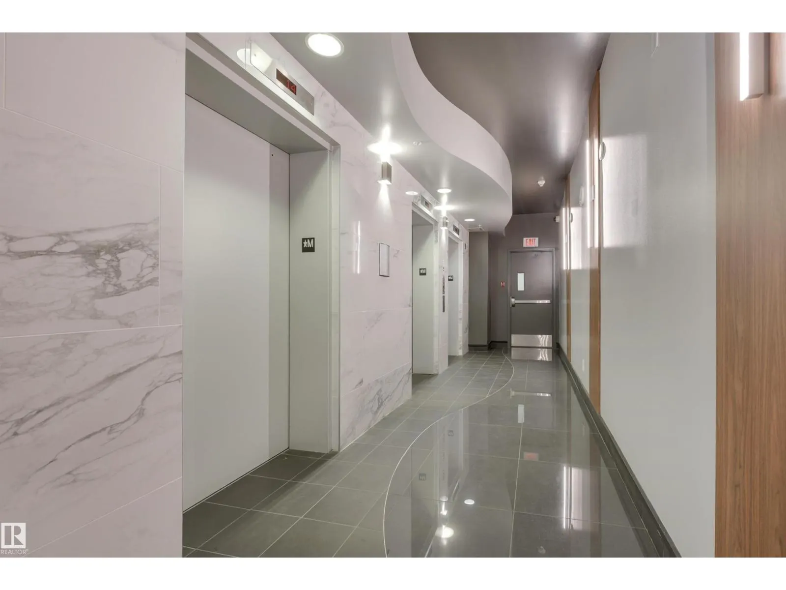 #2202 10136 104 ST NW