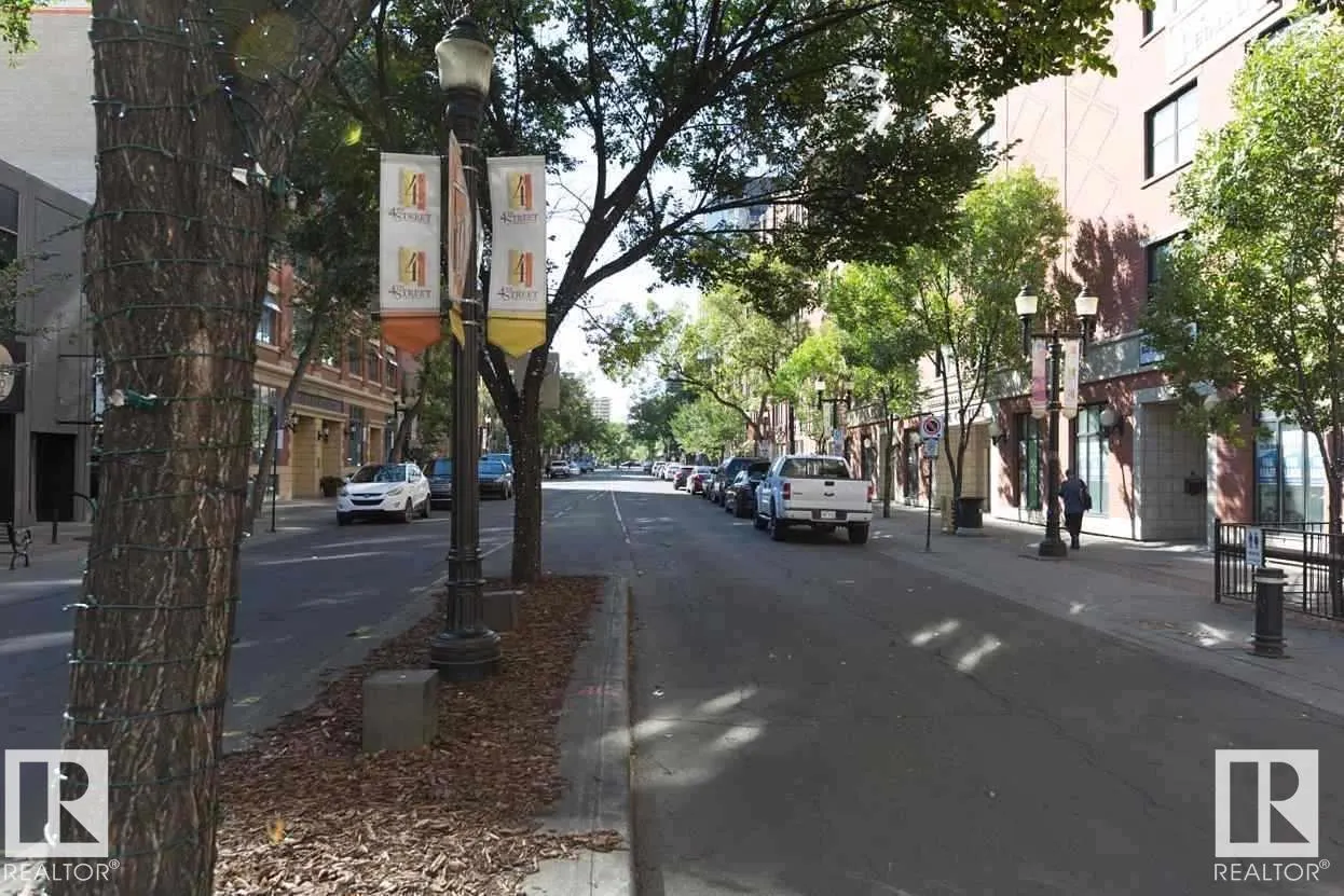 #2202 10136 104 ST NW