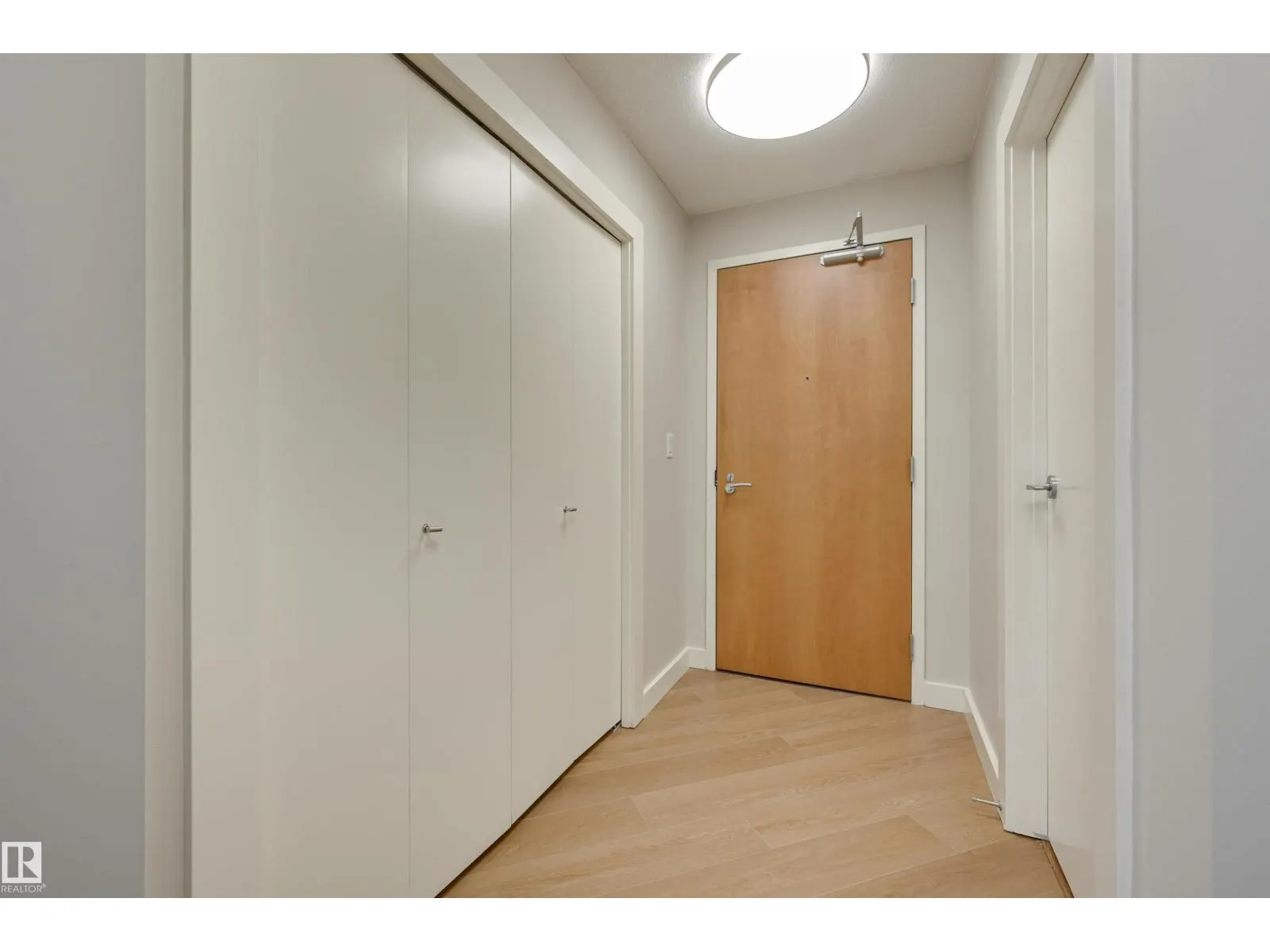 #2202 10136 104 ST NW