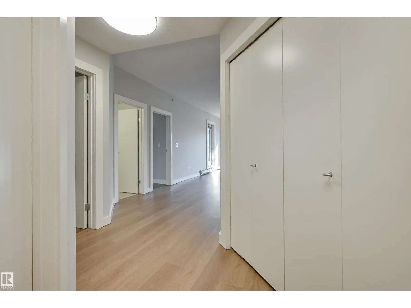 #2202 10136 104 ST NW