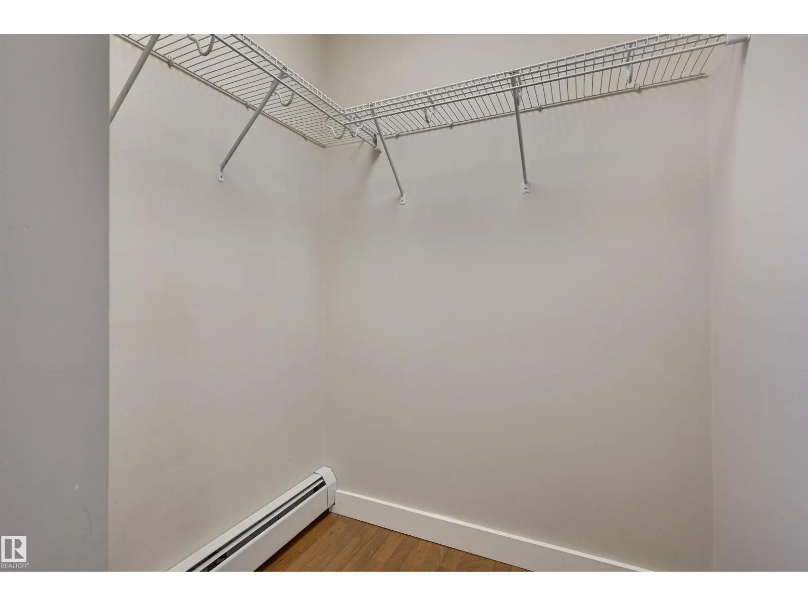 #2202 10136 104 ST NW