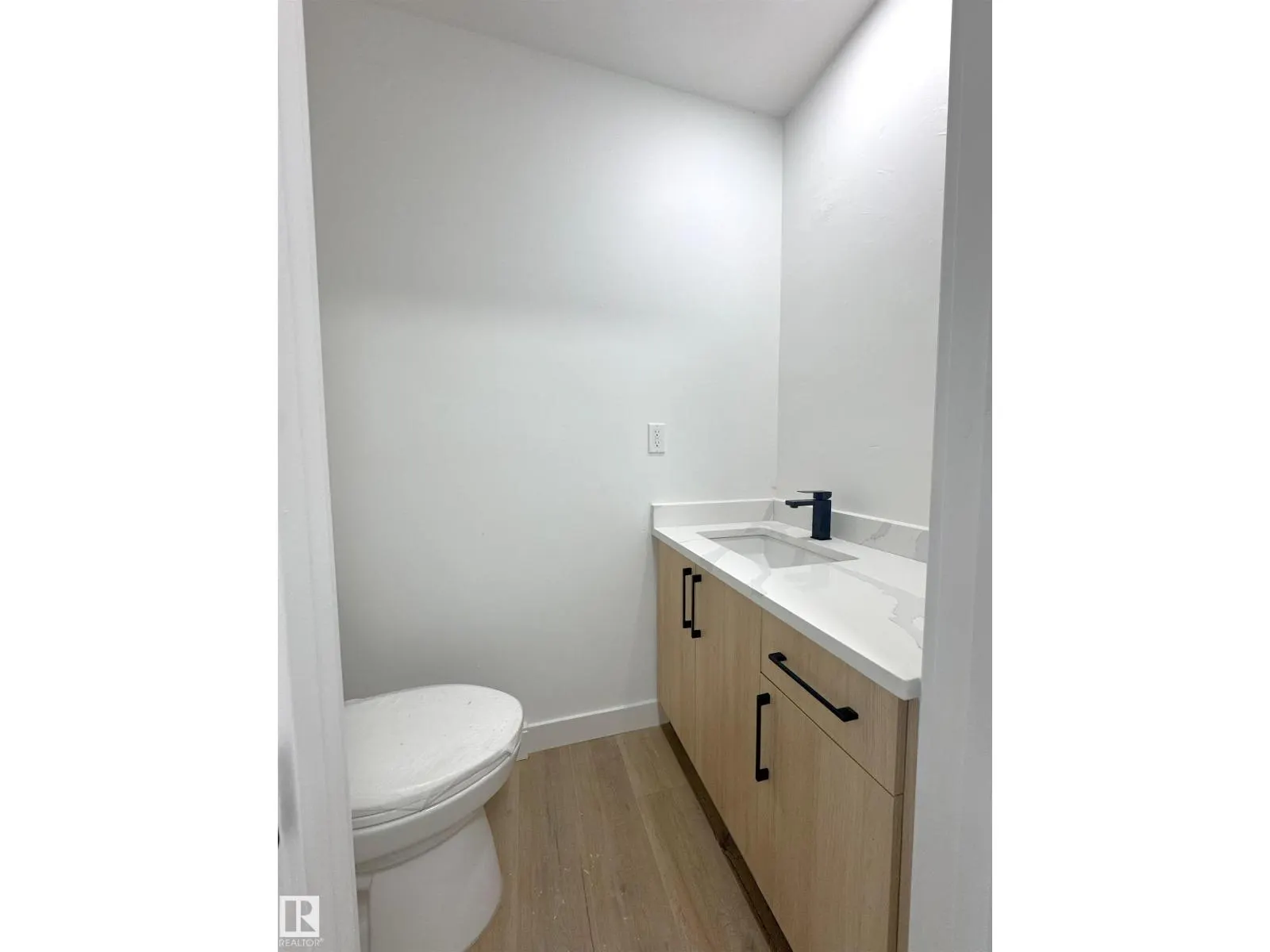 15911 108 AV NW