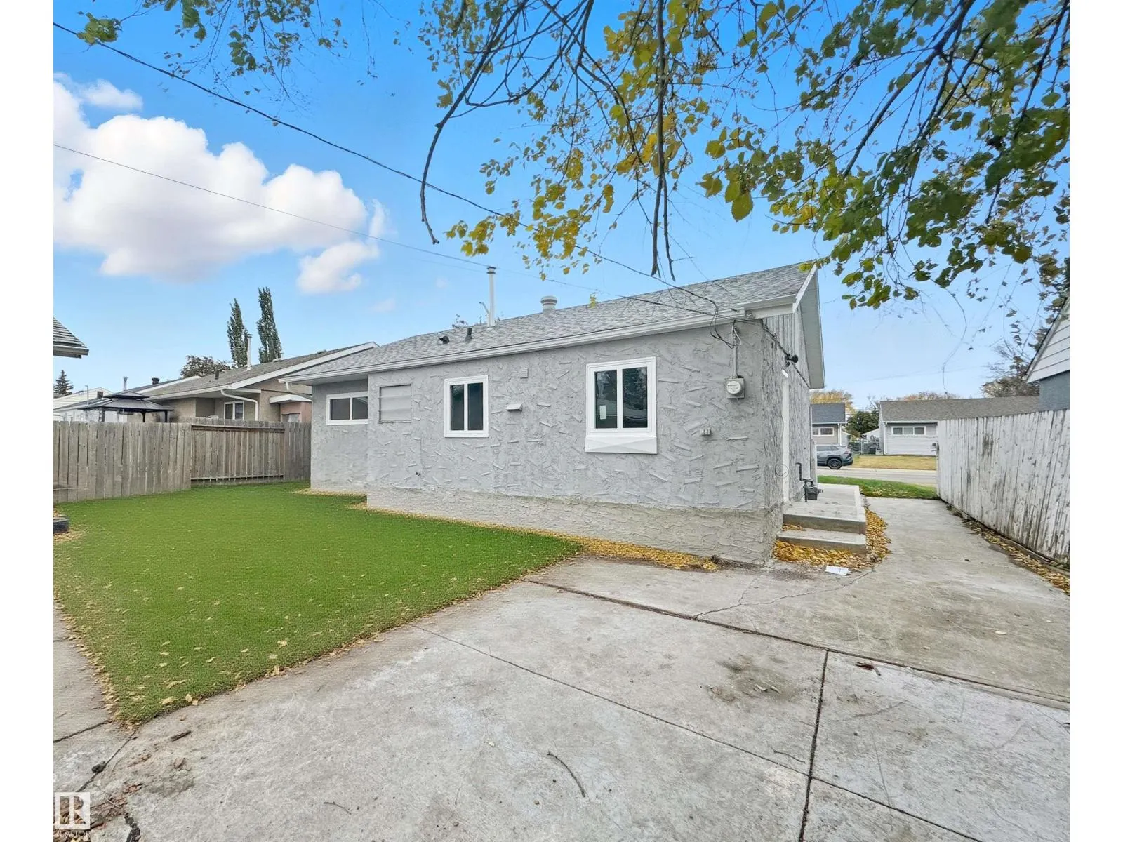 15911 108 AV NW